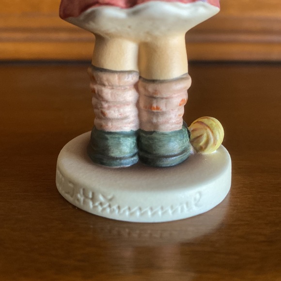 💛TM8 ‘A Stitch in Time’ Hummel Goebel #255 4/0 - Picture 5 of 7